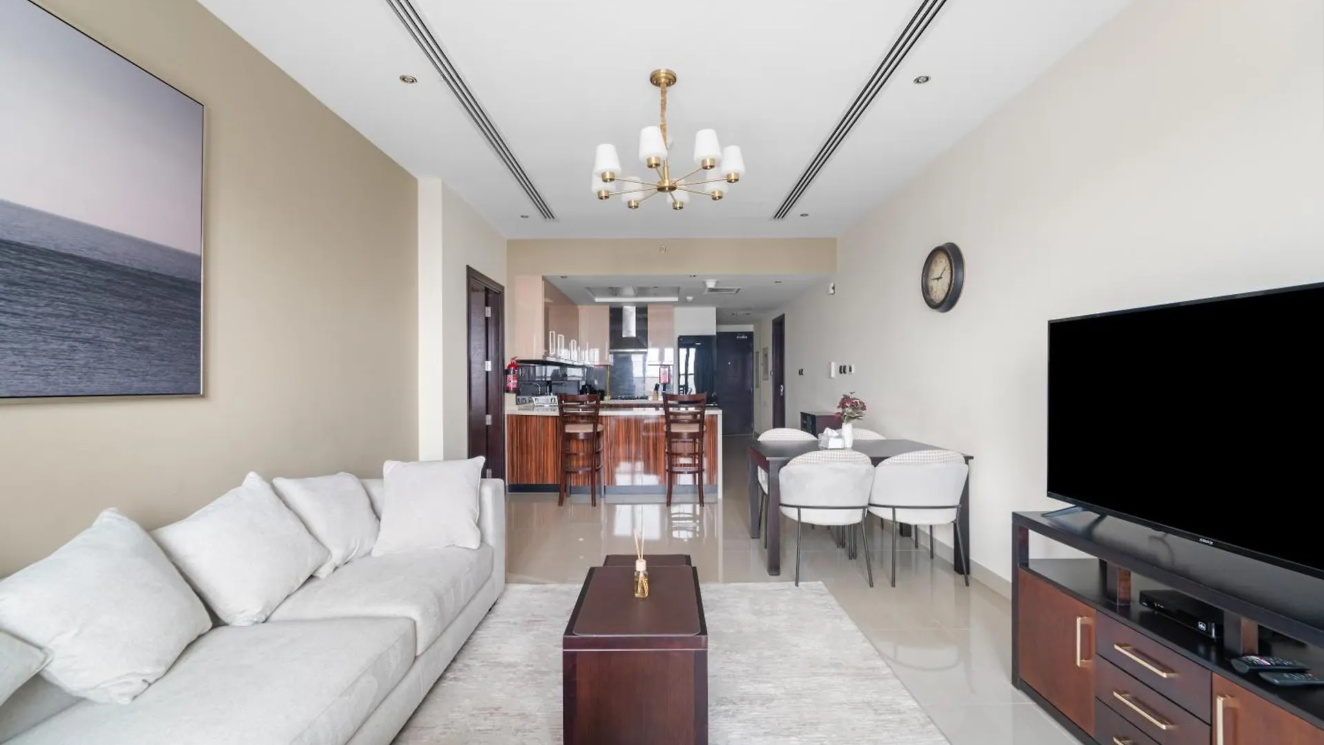 Close To Downtown - New 1 Bedroom With Parking Dubai Apartment