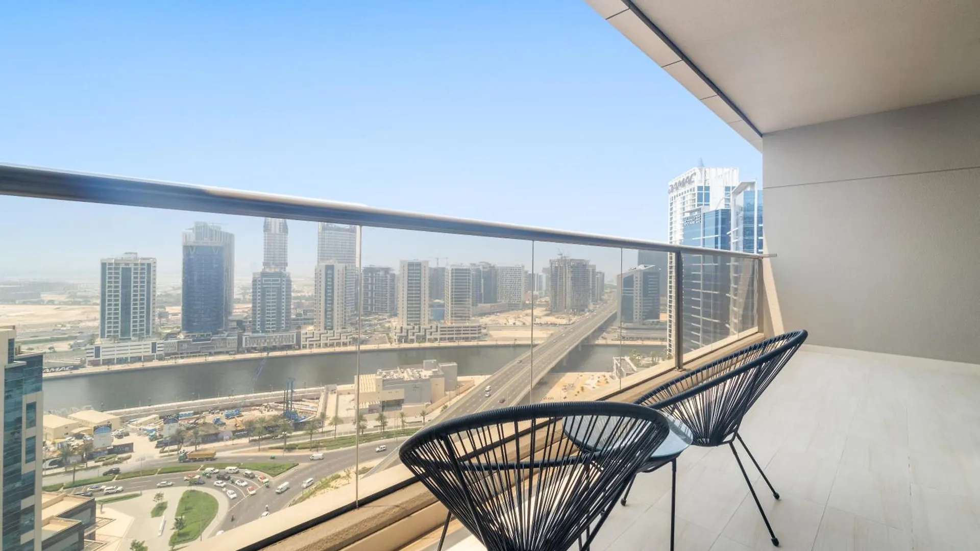 Apartment Close To Downtown - New 1 Bedroom With Parking Dubai