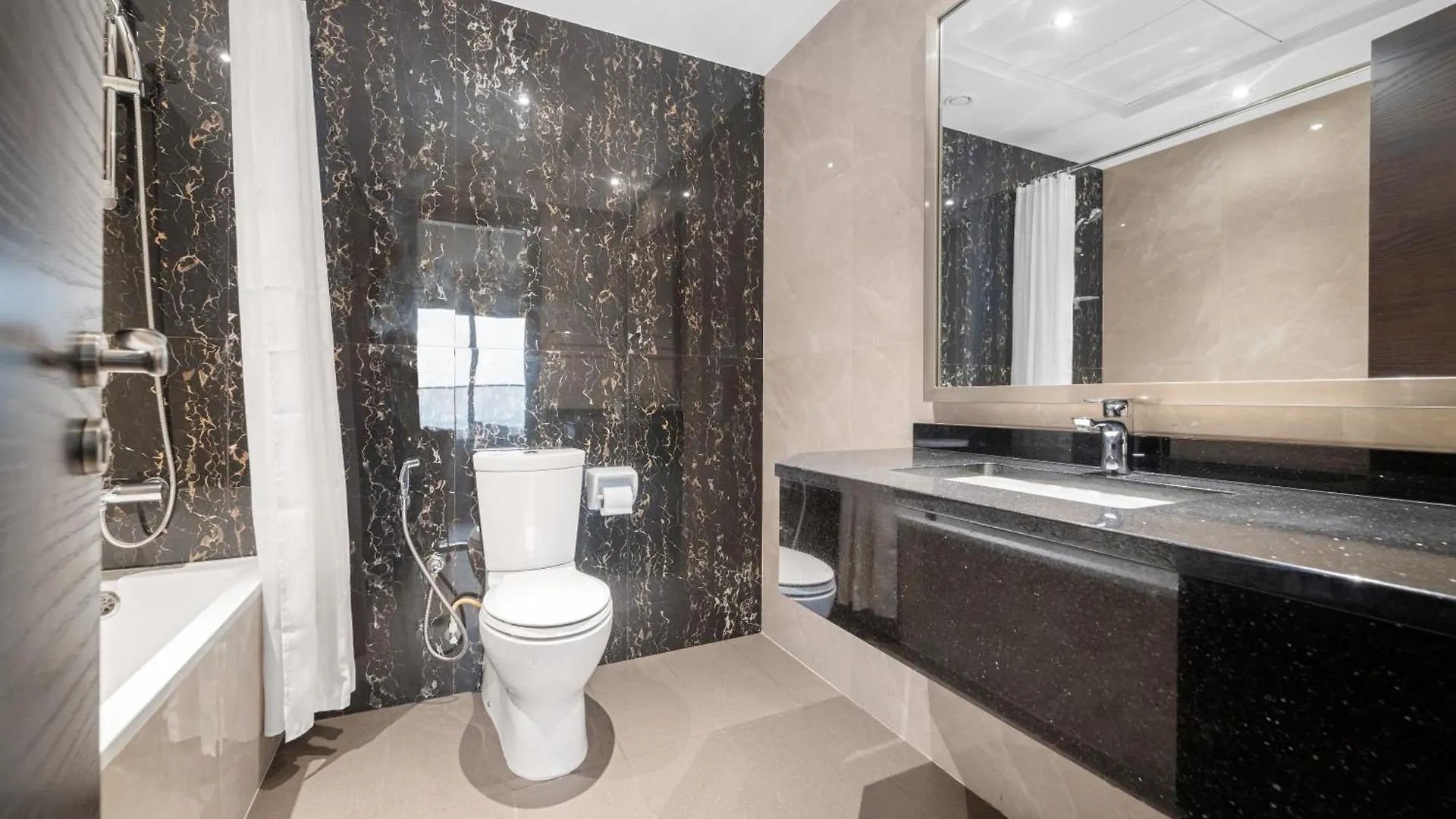 Close To Downtown - New 1 Bedroom With Parking Dubai